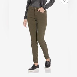 Carhartt Women’s Slim Fit Work Pant